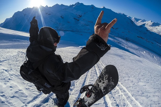 How to prepare before traveling for snowboarding this season