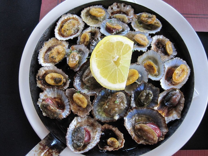 Limpets with garlic butter