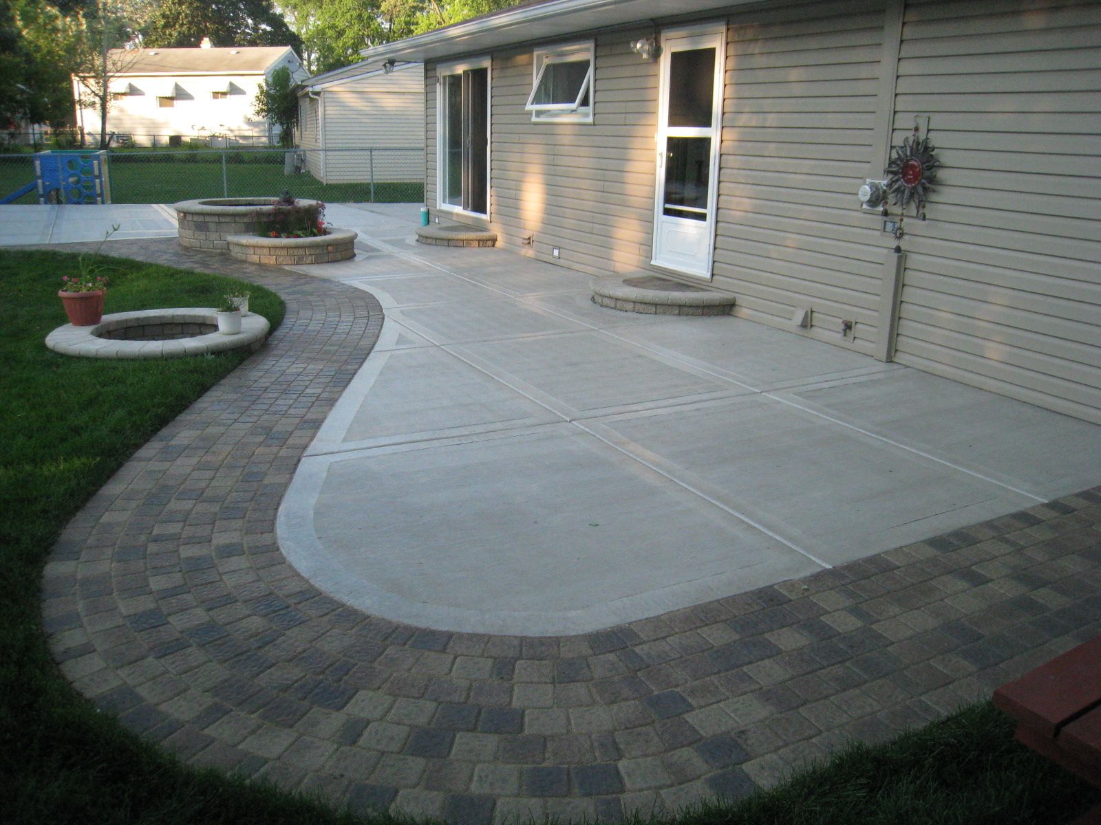 Signs that your Concrete Patio needs Decorative Resurfacing