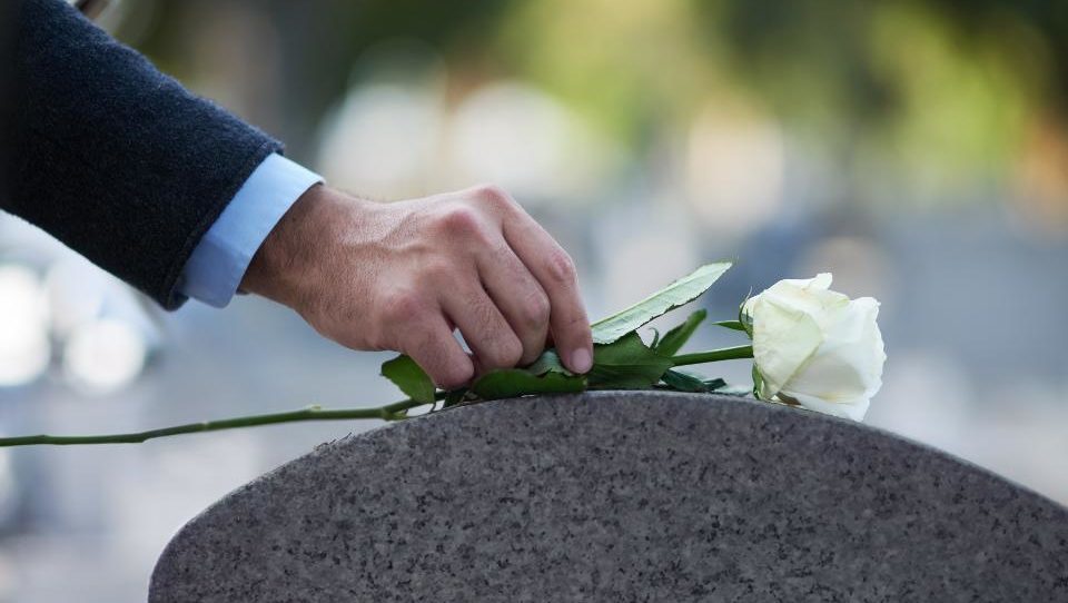 A Guide to Find the Best Burial Insurance Provider for Your Needs