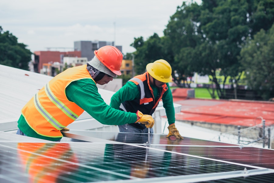 Reasons You Need a Professional for Rooftop Solar Power Installation