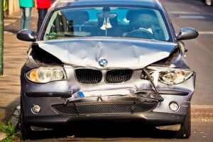 Six Tips to Avoid Car Accidents