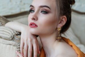 How to Wear Makeup for Shooting Sessions
