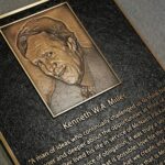 How Memorial Plaques Can Help You Commemorate Your Loved One