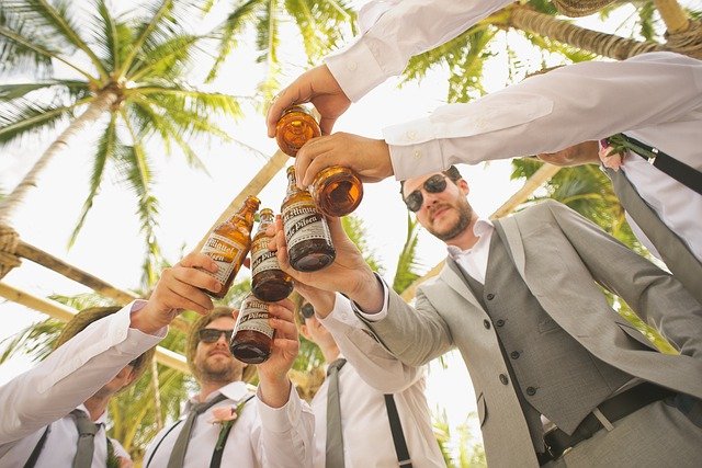 How To Find The Perfect Groomsmen Gifts