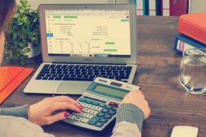 How to Pick the Right Online Bookkeeping Course for Your Business