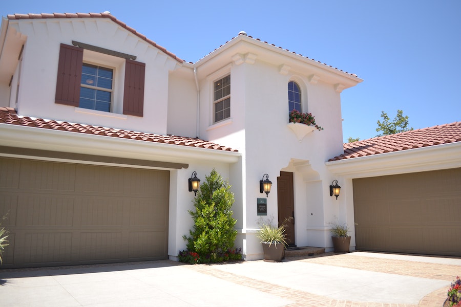 When to Replace a Garage Door