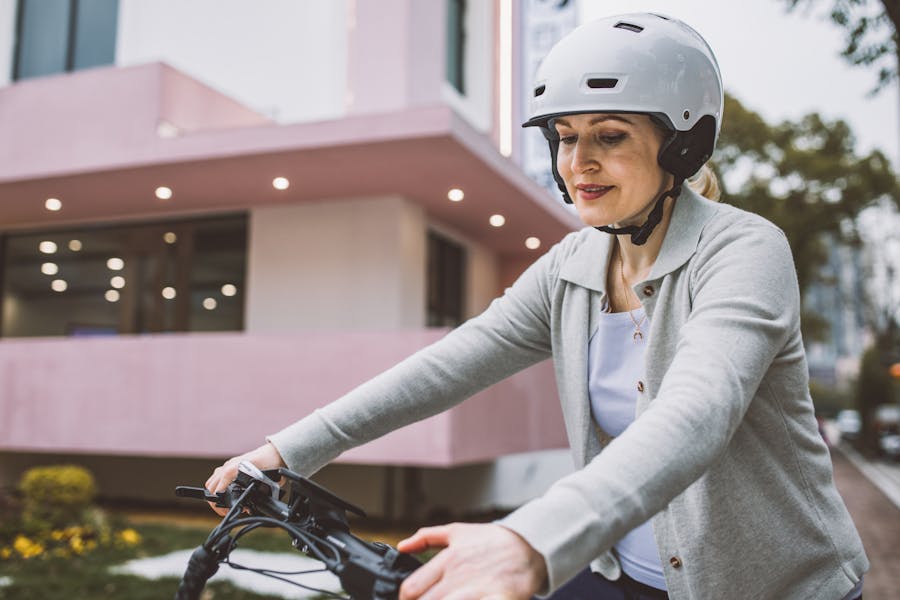 How Can Women Benefit from the Use of New E-bikes