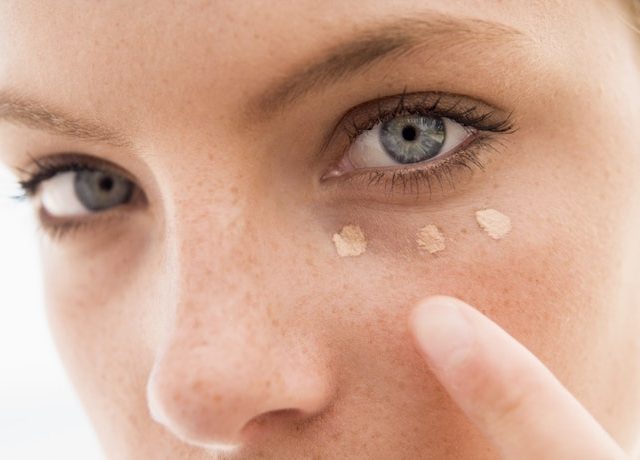 How To Pick The Right Concealer According To Your Skin Tone & Type Concealer