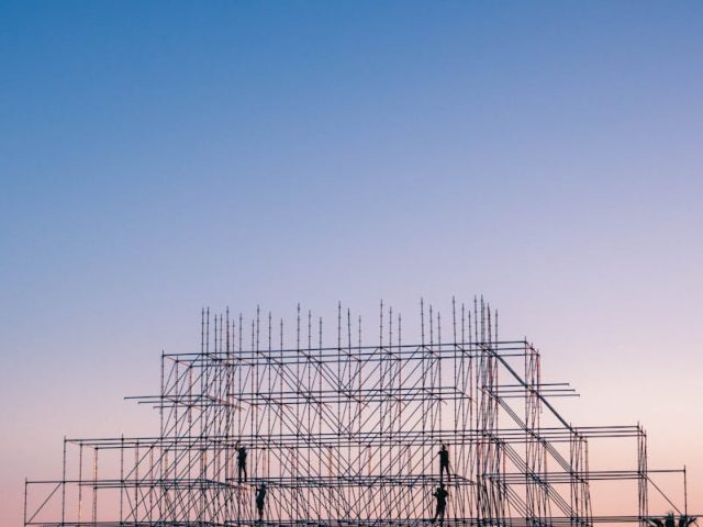 Top 5 Mistakes to Avoid When Erecting Scaffolding Scaffolding