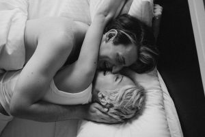 What Is Kissing Horizontally
