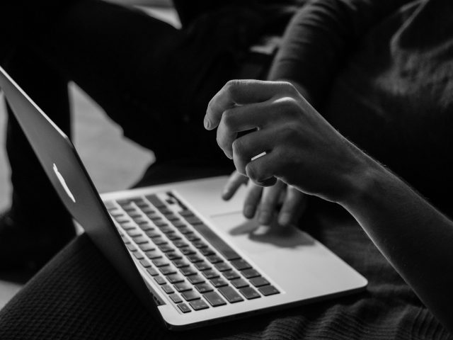 Tapping Into Niche Online Communities for Targeted Marketing